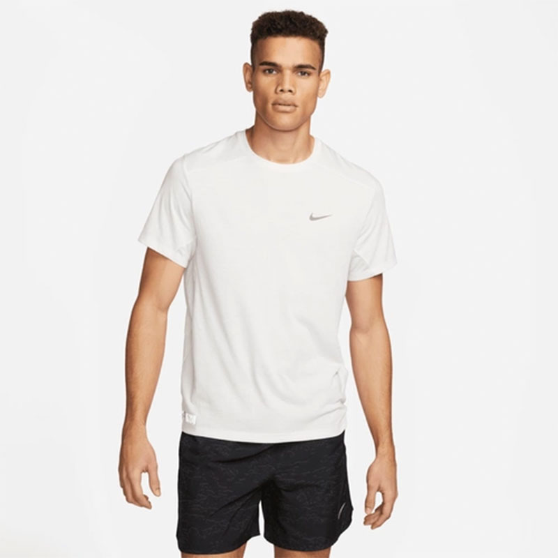 تیشرت رانینگ مردانه نایک Dri-FIT UV مدل DV9299-030