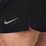 شلوارک ورزشی مردانه نایکی Challenger Dri-FIT مشکی ۱۸ سانتیمتری مدل DV9359-010